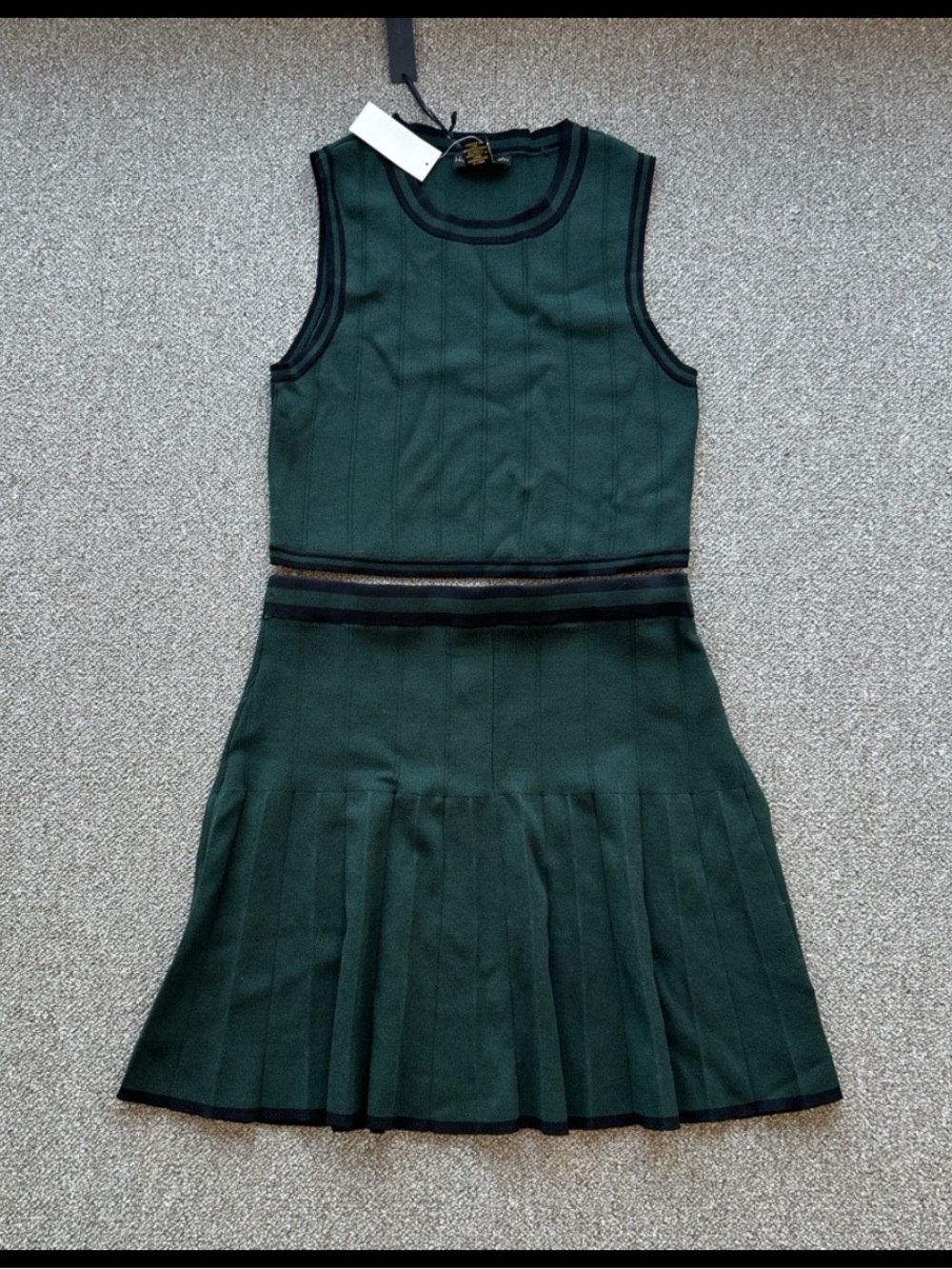 House of Harlow 1960 green knit set size M